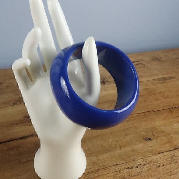 VINTAGE BLUE BANGLE BRACELET  - Picture 1 of 4